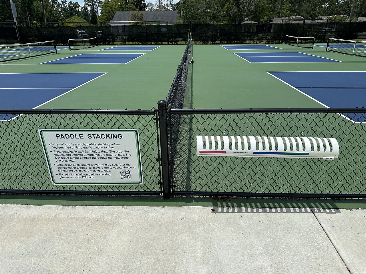 Wooden or Composite Pickleball Paddles: What Beginners Need to Know